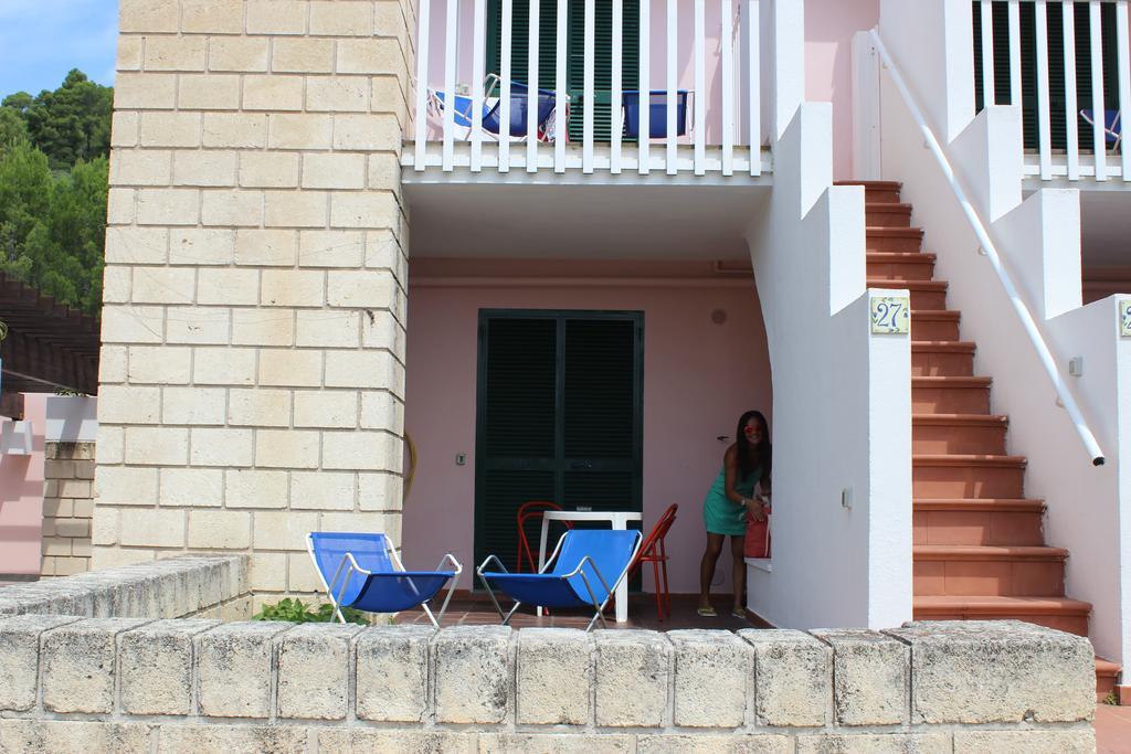 Residence "I Delfini" - Localita Portopiatto - Pugnochiuso - 71019 ヴィエステ エクステリア 写真